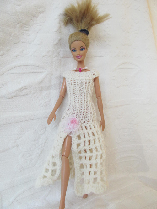 Elegantní šaty pro Barbie — foto 3