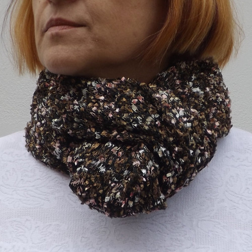 Nákrčník s uzlíky. — foto 2