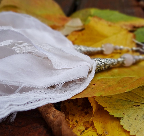 Boho silk IV s růženínem - hedvábné náušnice — foto 2