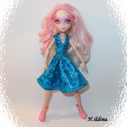 Modré šatičky ALFRÉDA pro panenky MONSTER HIGH — foto 2