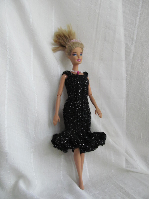 Elegantní s volánkem - šaty pro Barbie — foto 4