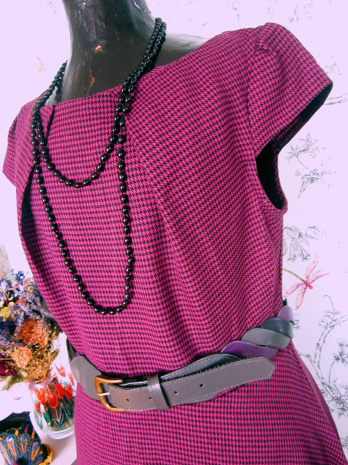 Šaty stopa kohoutí violet — foto 3