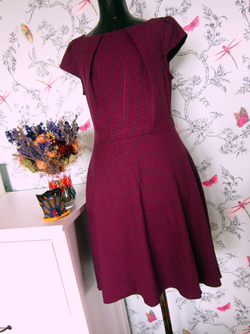 Šaty stopa kohoutí violet — foto 4