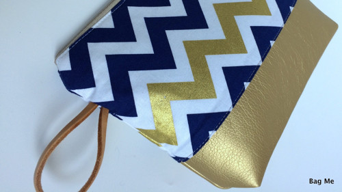 Kosmetická taštička zlatomodrý chevron — foto 2