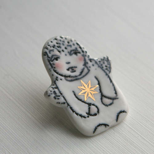 Anděl (porcelán.brož) — foto 2