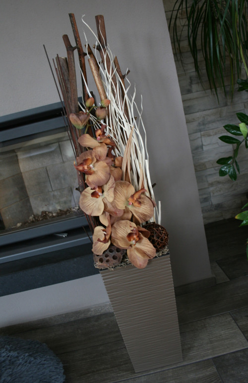 Aranžmá s hnědými orchidejemi — foto 4