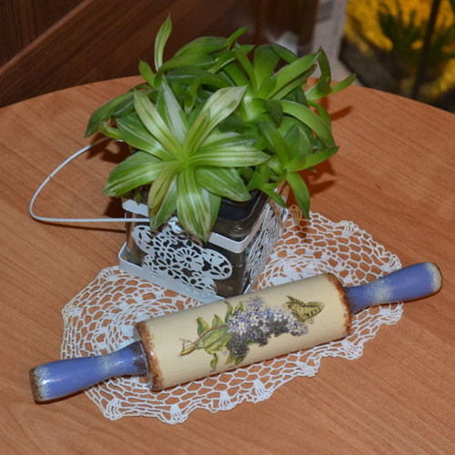 Váleček v šeříkovém zátiší — foto 2