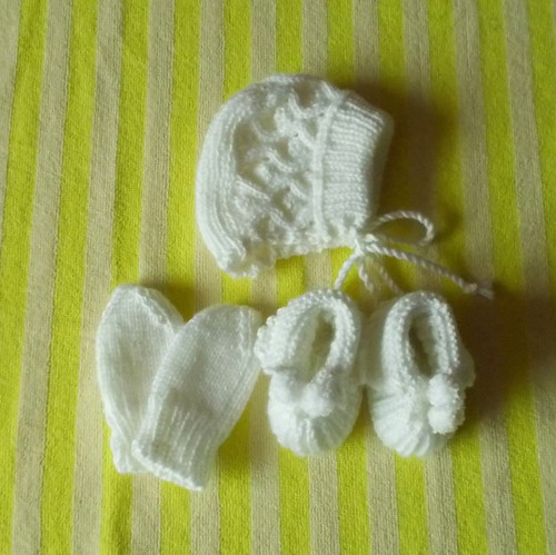 Sněhobílá soupravička pro miminko — foto 5