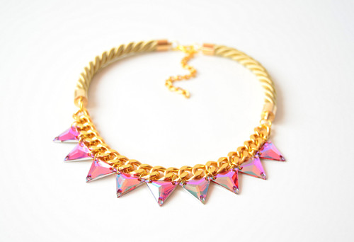 Náhrdelník Golden Pink Triangles — foto 3