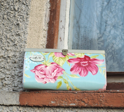 Rámečková peněženka - Květy (omyvatelná) — foto 2