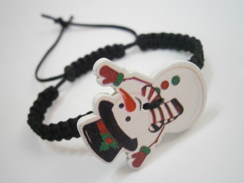 "Sněhulák" - dětský náramek (macramé) — foto 2