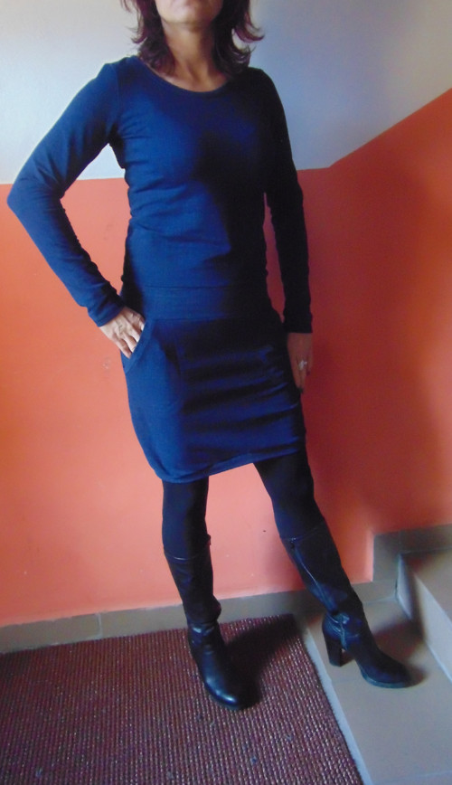 Šaty teplejší,jeans — foto 2