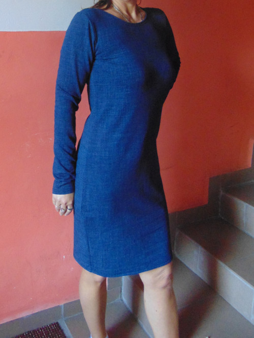 Pouzdrové šaty ,jeans — foto 2