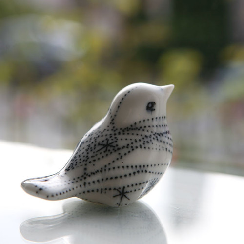 Na parapet...... ptáče (porcelán) — foto 2
