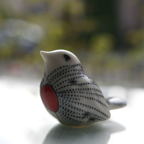 Na parapet...... ptáče (porcelán) — foto 3