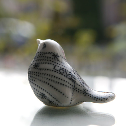 Na parapet...... ptáče (porcelán) — foto 4
