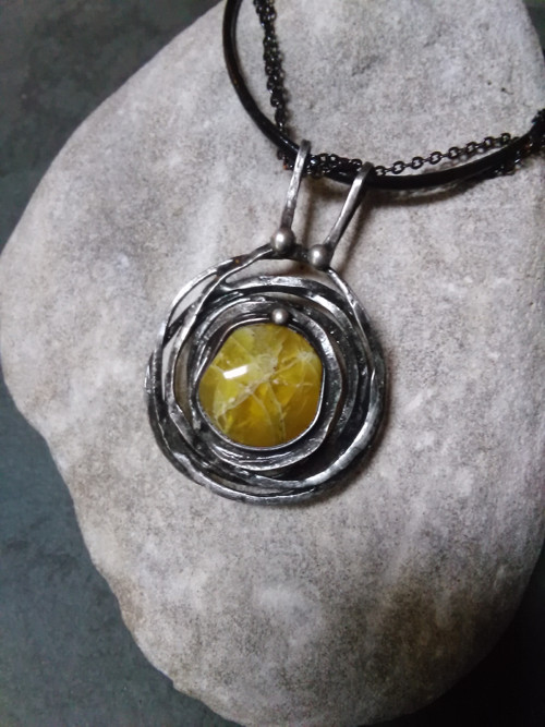 Yellow medailon — foto 2