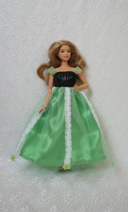 Princezna pro Barbie 2016 - curvy - baculku — foto 3