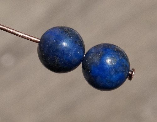 Vrtaný lapis lazuli 8 mm 2 ks D7070 — foto 2