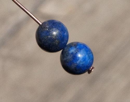 Vrtaný lapis lazuli 8 mm 2 ks D7070 — foto 3