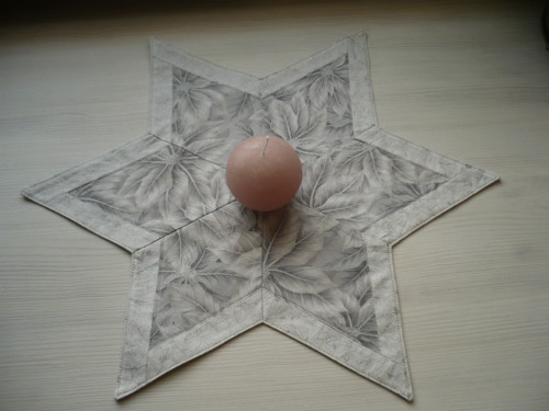 Stříbrné vánoční prostírání — foto 3