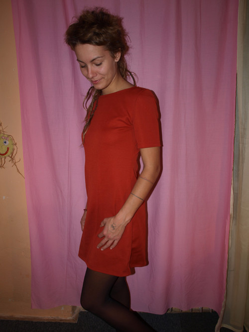 Měděné retro šaty — foto 2