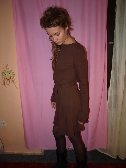 Hnědé retro látka — foto 3