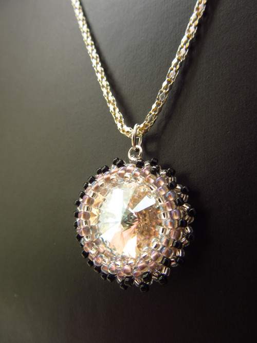 Swarovski crystal V. — foto 2