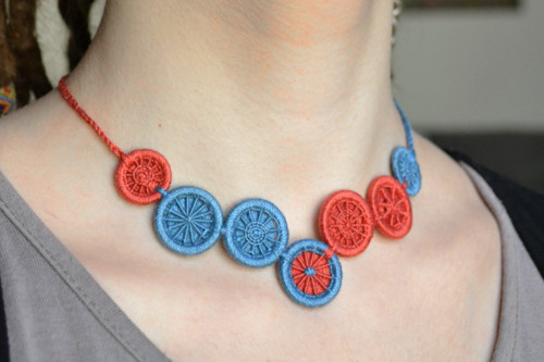 Knoflíkový náhrdelník — foto 3