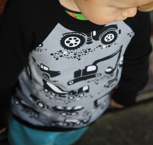 Rostoucí merino triko traktor na šedé — foto 4