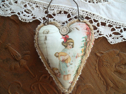 Vánoční srdíčko - holčička s mašlí — foto 3