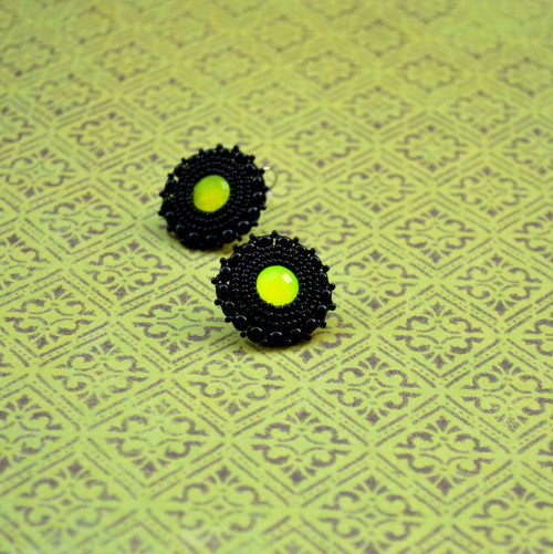 Black&Neon - Vyšívané náušnice — foto 2