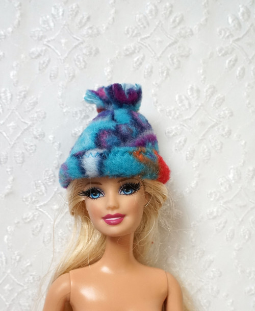 Čepice pro Barbie — foto 2