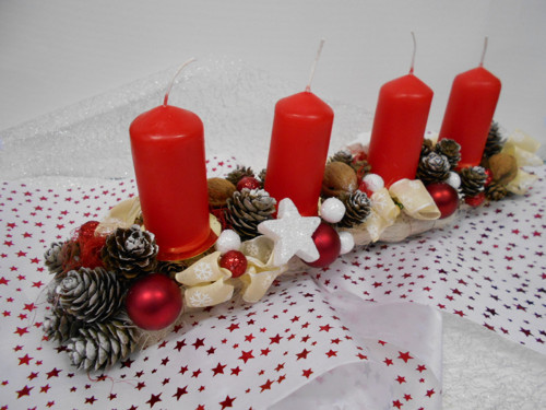 Adventní svícen – červeno-bílý — foto 4