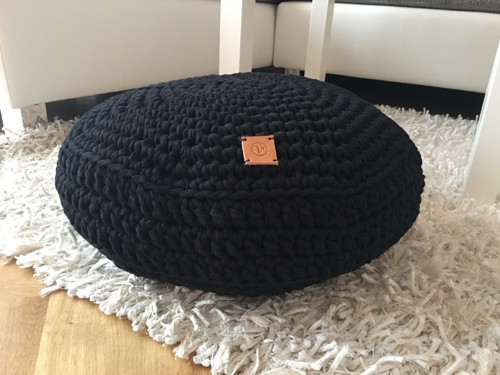 Háčkovaný puf - černý — foto 3