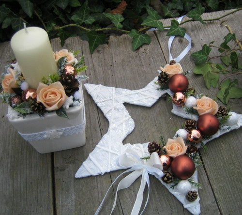 Adventní svícen s růžemi — foto 3