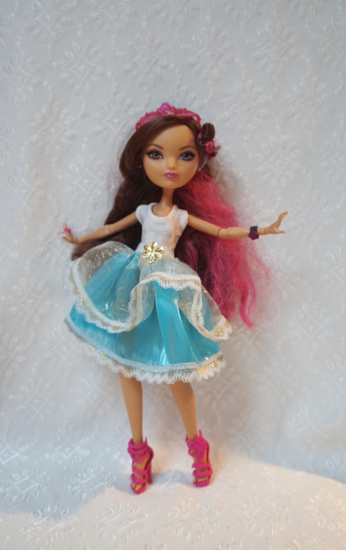 Šaty pro Ever After High — foto 2