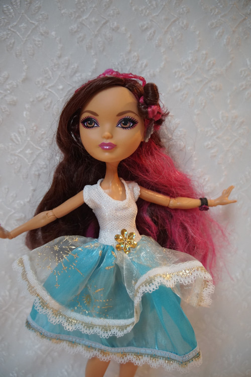 Šaty pro Ever After High — foto 3