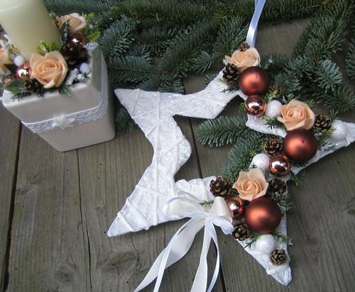 Adventní svícen s růžemi — foto 4