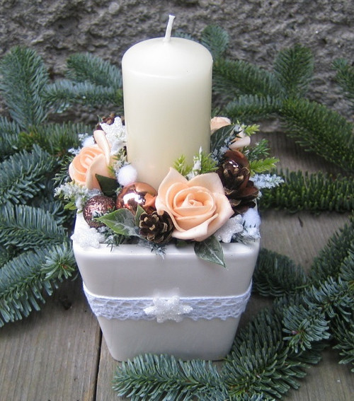 Adventní svícen s růžemi — foto 5