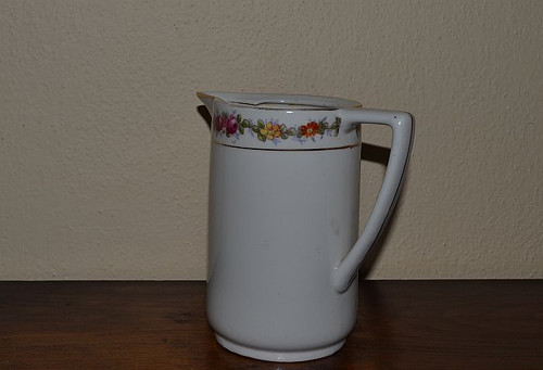 Porcelánová konvička - mlékovka — foto 4