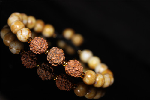 Rudraksha.. jogínský náramek — foto 4