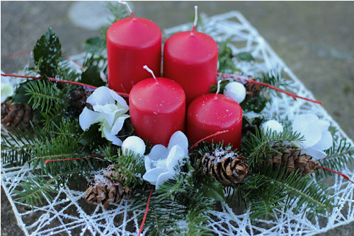 Adventní svícen bílo-červený — foto 4