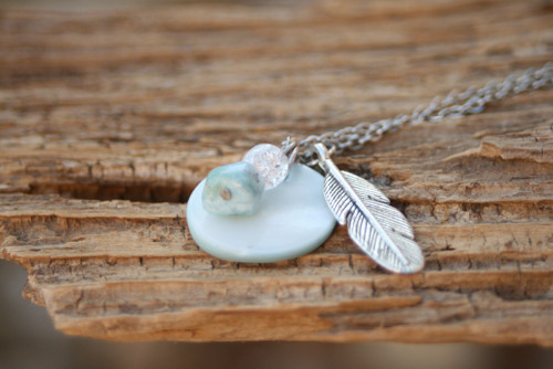 Náhrdelník larimar, krištáľ a perleť — foto 4