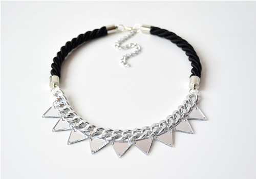 Náhrdelník Black Mirror Triangles — foto 2