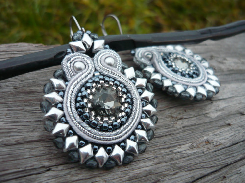 Soutache náušnice Silver stars — foto 3