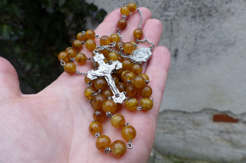 Jantarově ...starožitný růženec — foto 2