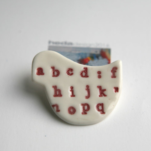 Messinger Red (porcelánová brož) — foto 3