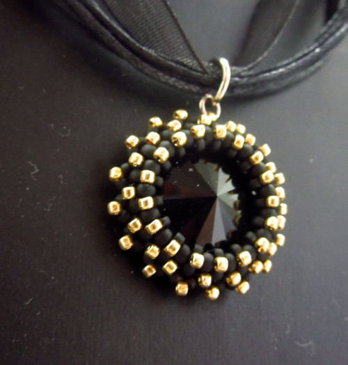 Swarovski black chrysantema — foto 3