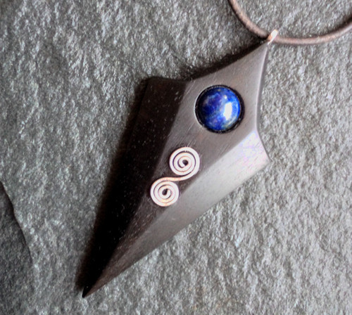 Dřevěné šperky - eben, lapis lazuli a ocel — foto 4